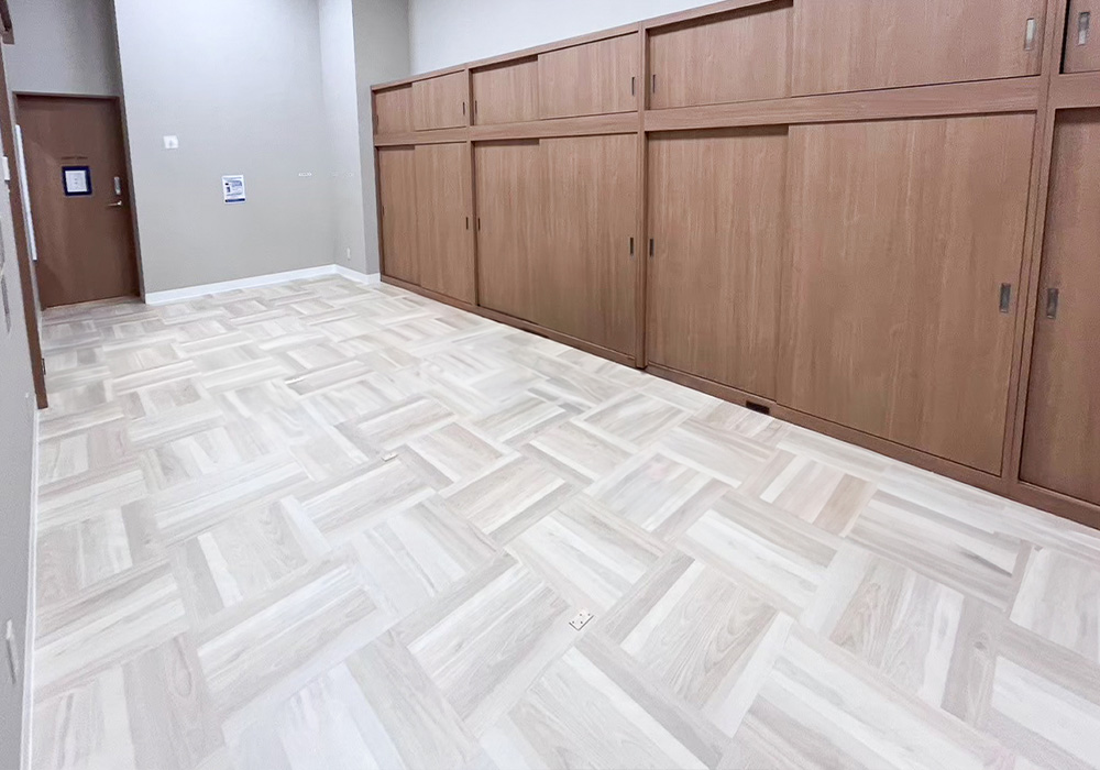 胃腸科・肛門科医院の床・待合ソファ貼替リフォーム