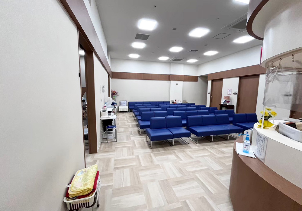 待合ソファの貼替え