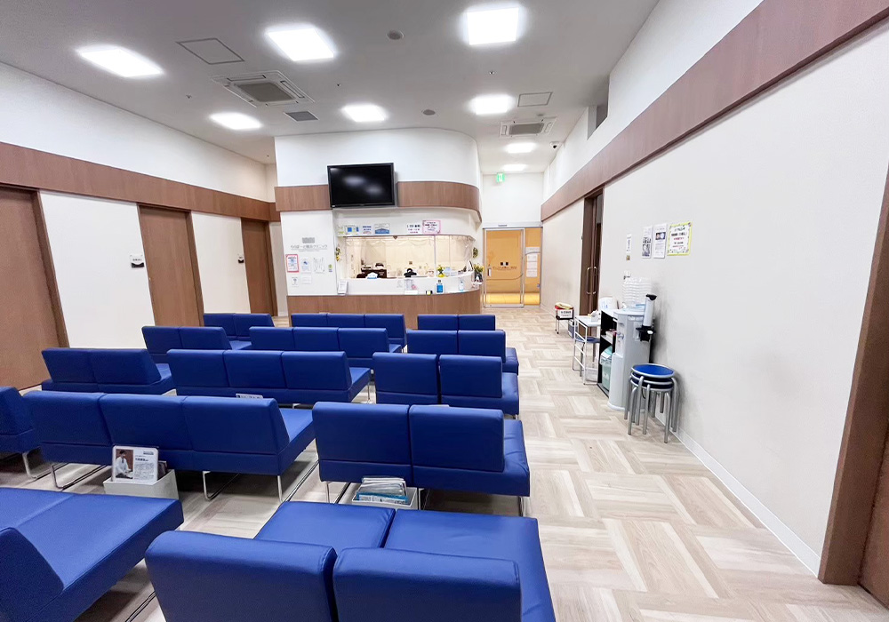 胃腸科・肛門科医院の床・待合ソファ貼替リフォーム